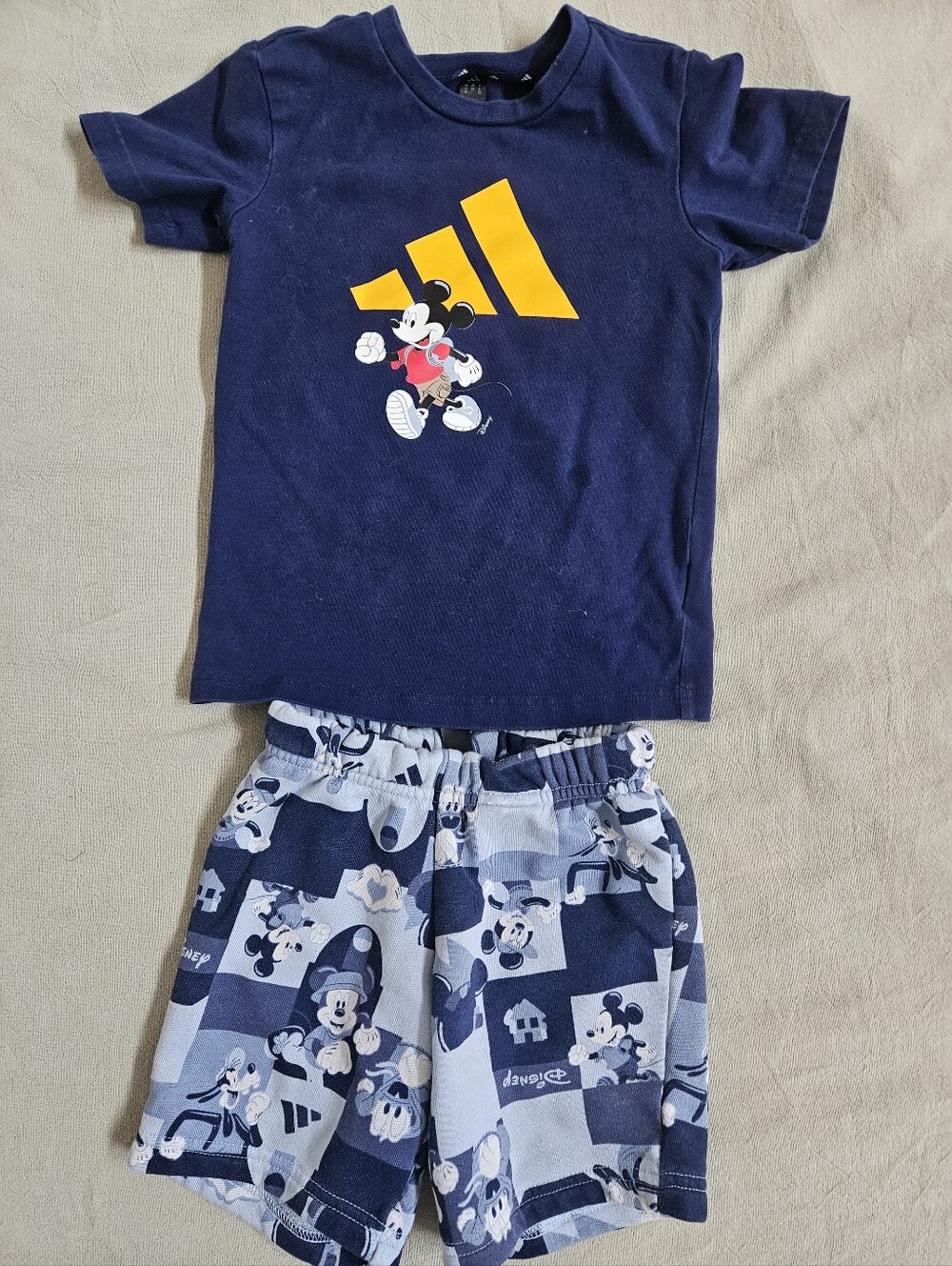 ​Adidas x Disney Mickey Mouse Toddler Boys 3T Outfit Set T-Shirt & Shorts